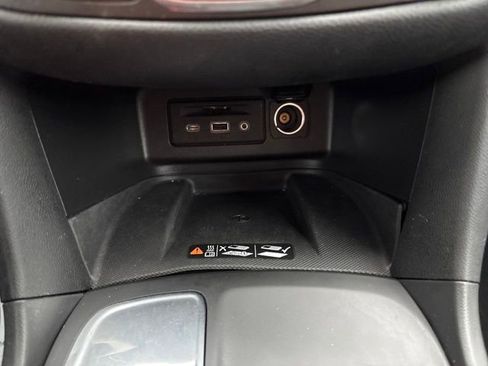 Used 2019 Chevrolet Equinox Premier image 20