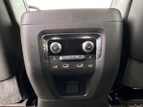 Certified 2023 GMC Yukon Denali Ultimate AWD/4WD image 28