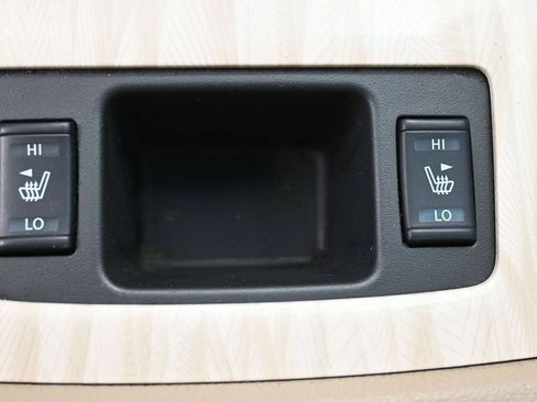 Used 2016 Nissan Altima 2.5 SL w/ 2.5 Technology Package FWD image 29