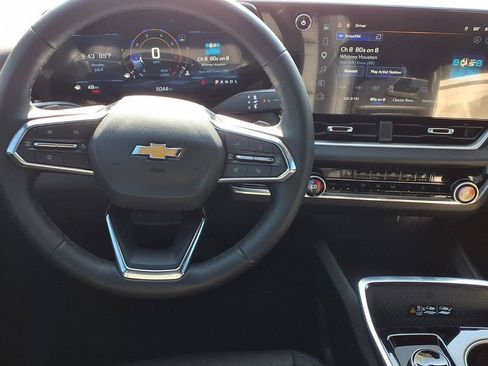 Used 2026 Chevrolet Equinox LT w/ Convenience Package II FWD image 14