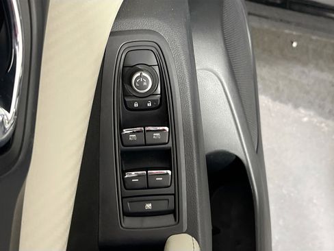 Used 2022 Subaru Ascent Premium w/ Convenience Package image 17