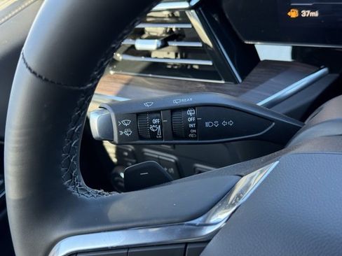 New 2026 Chevrolet Suburban Premier image 26