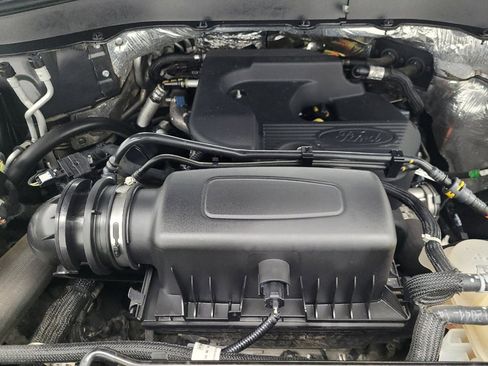 Used 2020 Ford Explorer XLT w/ Class III Trailer Tow Package image 30