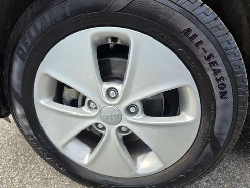 Used 2016 Kia Soul FWD image 9