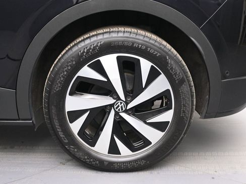 Used 2023 Volkswagen ID.4 Pro image 11