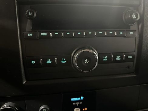 Used 2024 GMC Savana 2500 w/ Driver Convenience Package image 12