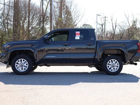 New 2025 Toyota Tacoma SR5 image 4