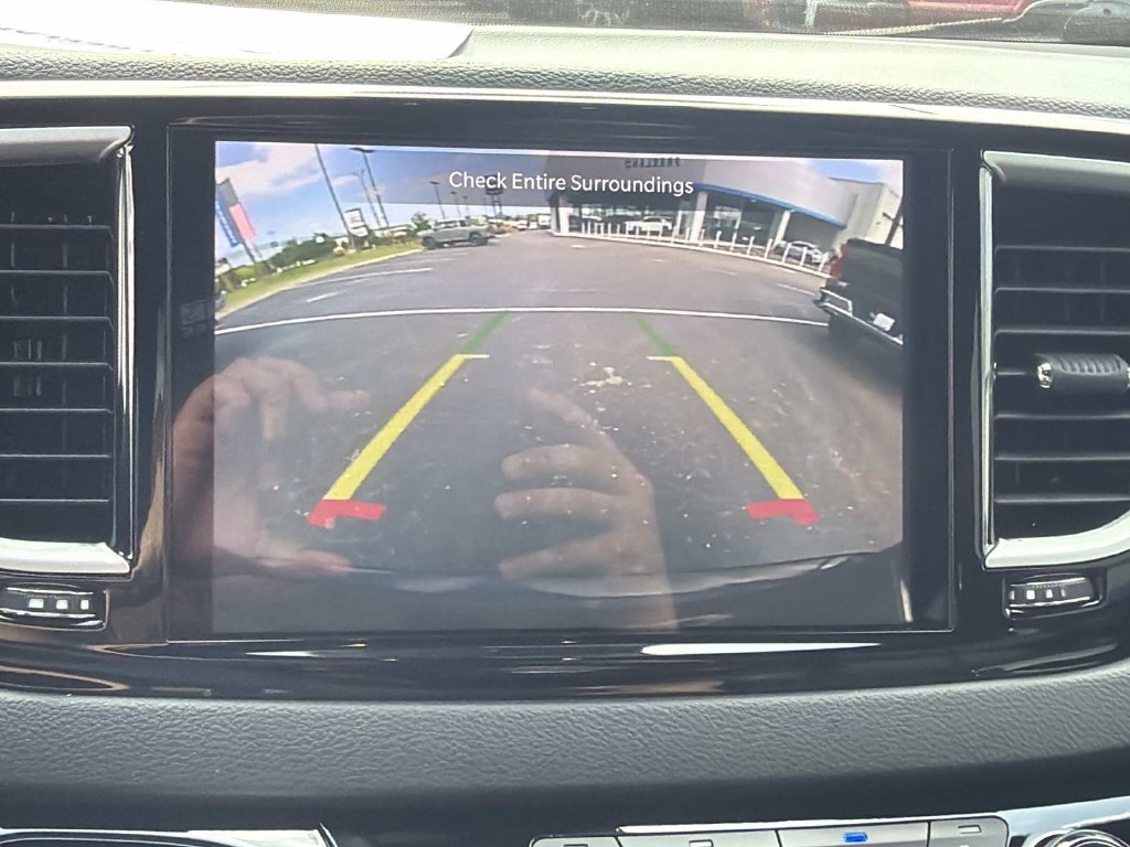 Used 2025 Chrysler Pacifica Select FWD image 30