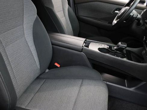 Certified 2022 Nissan Rogue SV FWD image 23