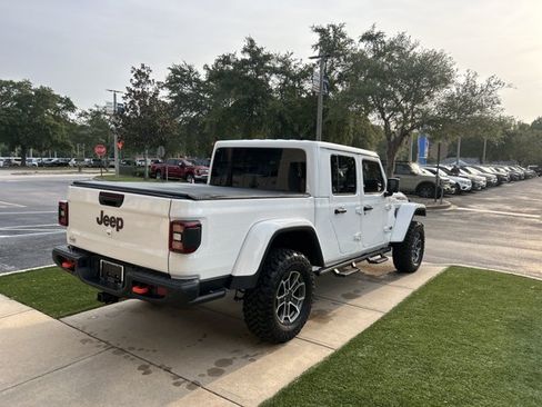 Used 2024 Jeep Gladiator Mojave AWD/4WD image 5