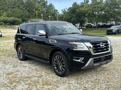 Used 2024 Nissan Armada Platinum w/ Captain's Chairs Package AWD/4WD image 3