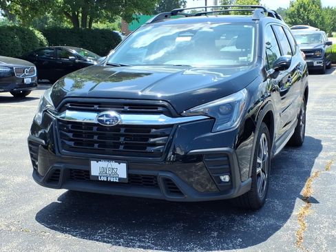 Used 2023 Subaru Ascent Limited w/ Technology Package AWD/4WD image 3