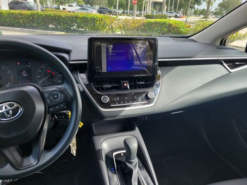 Certified 2025 Toyota Corolla LE FWD image 18