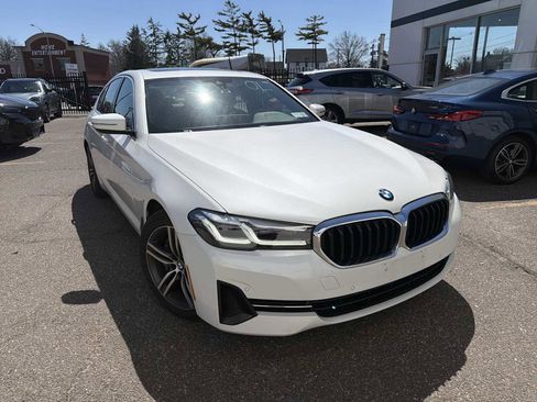 Certified 2023 BMW 530i xDrive w/ Convenience Package image 2