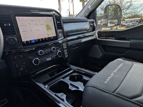 Used 2026 Ford F250 Lariat w/ Black Appearance Package image 40