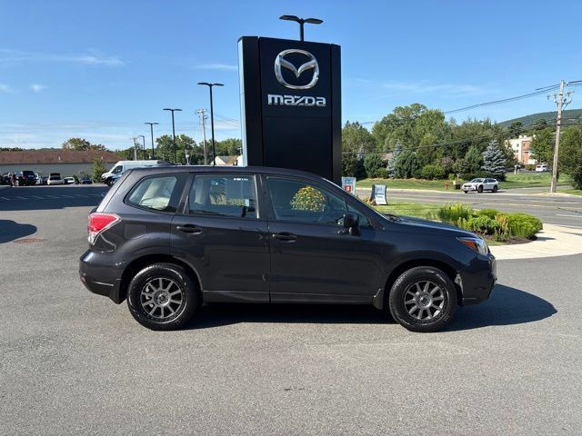 Used 2017 Subaru Forester 2.5i AWD/4WD image 8