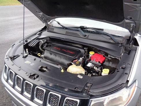 Certified 2019 Jeep Compass Latitude image 20