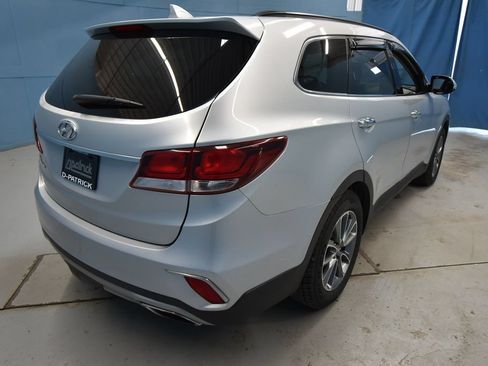 Used 2017 Hyundai Santa Fe SE FWD image 36