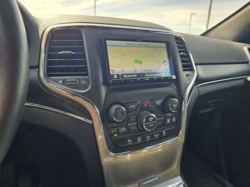 Used 2018 Jeep Grand Cherokee Limited AWD/4WD image 24