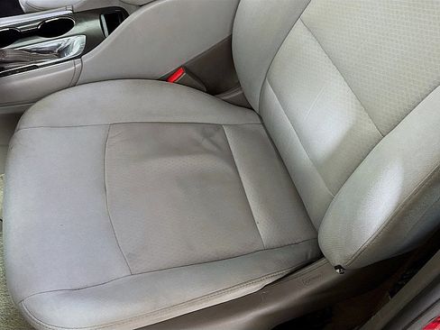 Used 2017 Chevrolet Malibu LT image 19