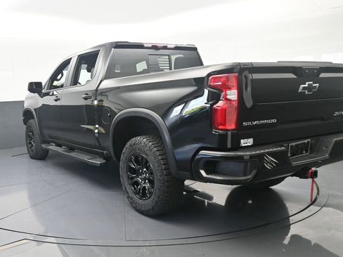 Used 2024 Chevrolet Silverado 1500 ZR2 w/ Technology Package image 4