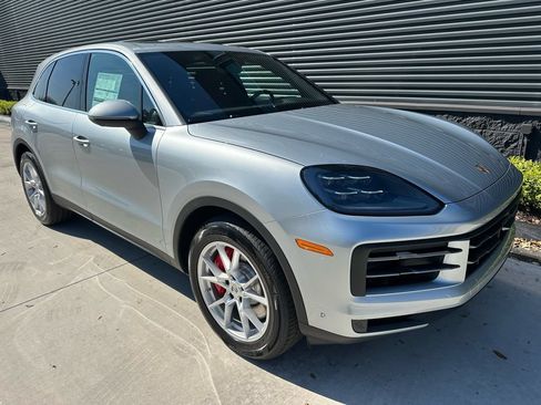 Used 2026 Porsche Cayenne S AWD/4WD image 11
