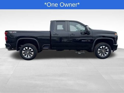 Used 2021 Chevrolet Silverado 2500 Custom w/ Custom Value Package image 2