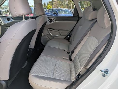 Used 2025 Kia Soul LX w/ LX Technology Package image 14