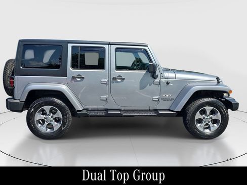 Used 2016 Jeep Wrangler Unlimited Sahara w/ Dual Top Group AWD/4WD image 4