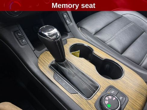 Used 2017 GMC Acadia Denali image 14