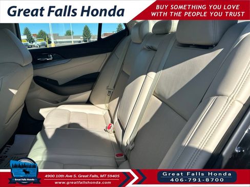 Used 2017 Nissan Maxima 3.5 SL FWD image 23