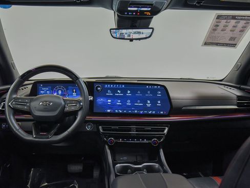 Used 2024 Chevrolet Traverse RS image 35