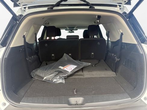 New 2025 Nissan Pathfinder SV image 18