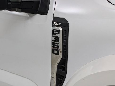 Used 2024 Ford F350 XLT image 39