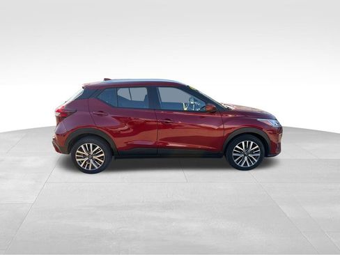 Used 2024 Nissan Kicks SV FWD image 8