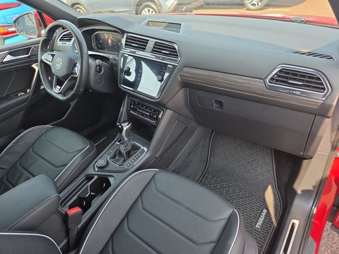 Used 2024 Volkswagen Tiguan SEL R-Line AWD/4WD image 17