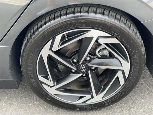 Certified 2024 Hyundai Sonata SEL w/ Convenience Package image 7