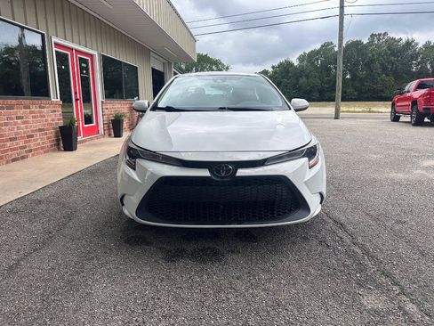 Used 2022 Toyota Corolla LE FWD image 4