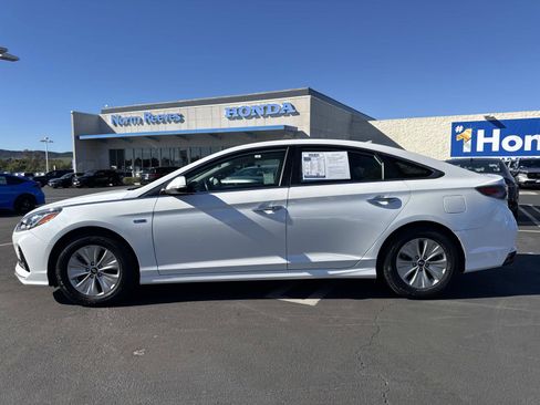 Used 2019 Hyundai Sonata SE image 2