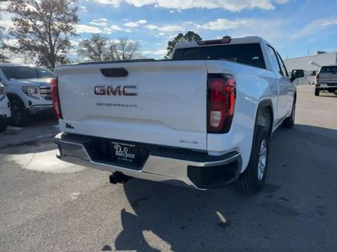 New 2026 GMC Sierra 1500 SLE image 8