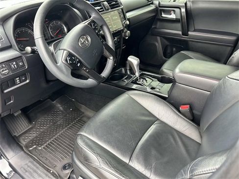Used 2022 Toyota 4Runner TRD Off-Road image 13