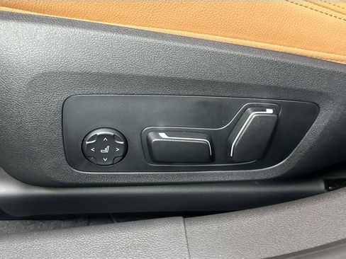 New 2026 BMW 330i xDrive Sedan w/ M Sport Package image 19