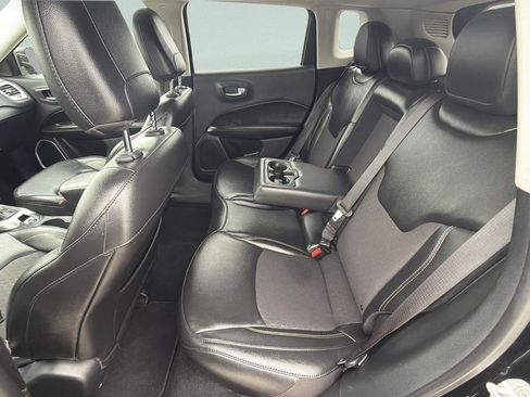 Used 2019 Jeep Compass Latitude AWD/4WD image 15