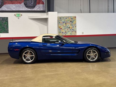 Used 2004 Chevrolet Corvette Convertible w/ Preferred Equipment Group RWD image 3