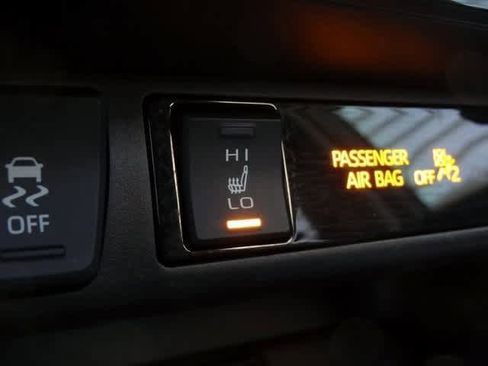 Used 2020 Toyota RAV4 Limited image 34