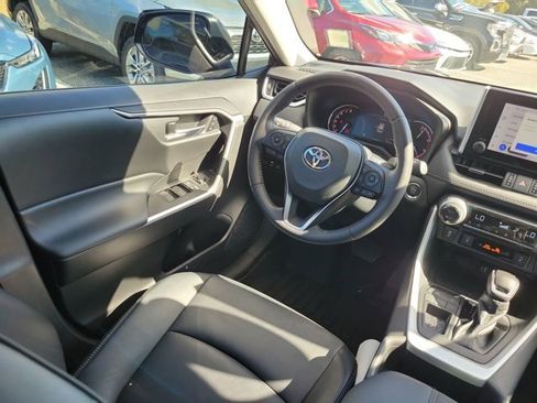 Used 2023 Toyota RAV4 XLE Premium image 22