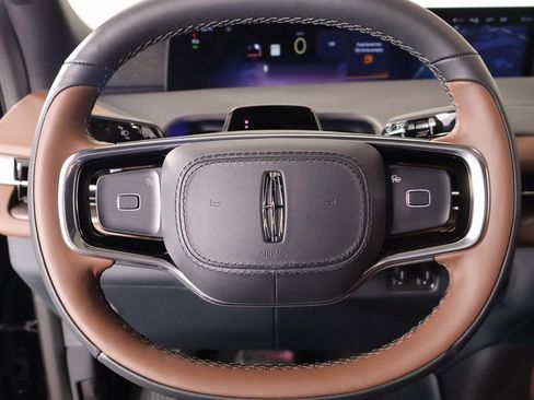 New 2025 Lincoln Navigator L Reserve AWD/4WD image 3