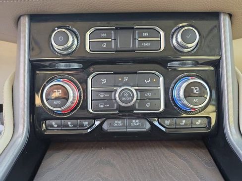 Used 2023 GMC Yukon Denali w/ Advanced Technology Package image 20