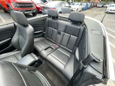 Used 2013 BMW 135i Convertible image 35