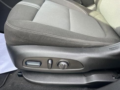 Used 2023 Chevrolet Blazer LT image 27